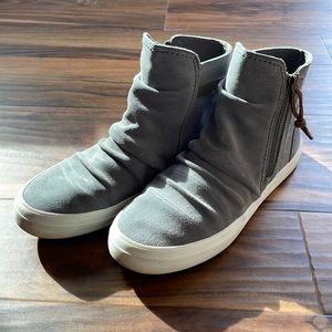 Sperry High Top Zip Shoes